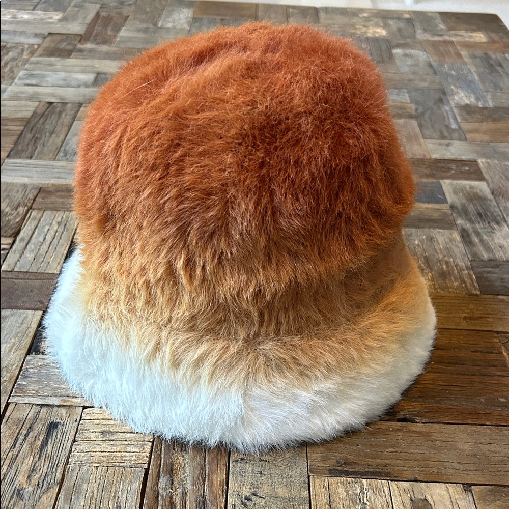 Urban Outfitters Ombré Fuzzy Bucket Hat NWT One Size